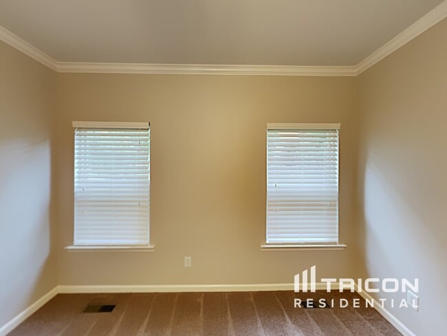 Building Photo - 4620 Van Leer Ct
