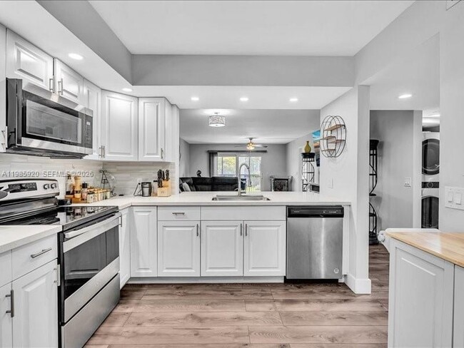 Building Photo - 12500 SW 5th Ct