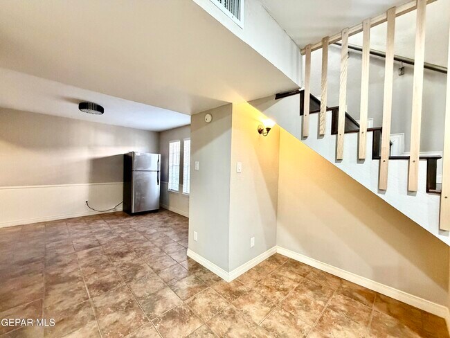 Building Photo - 11105 La Quinta Pl