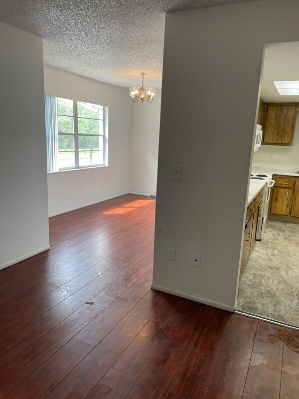 Building Photo - 400 Banana Cay Dr