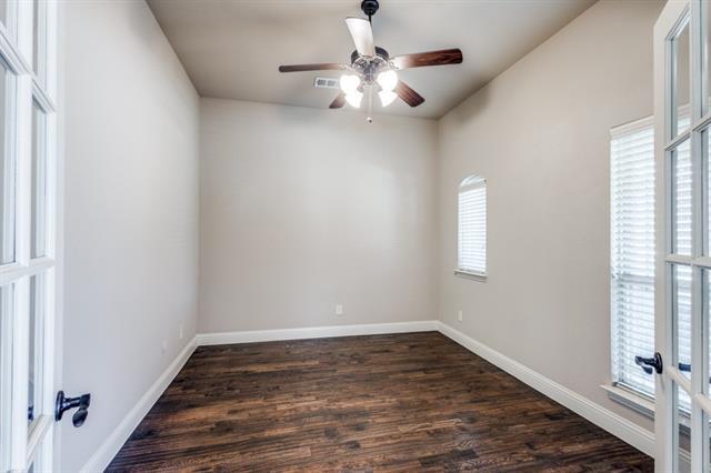 Building Photo - 1722 Sherwood Dr