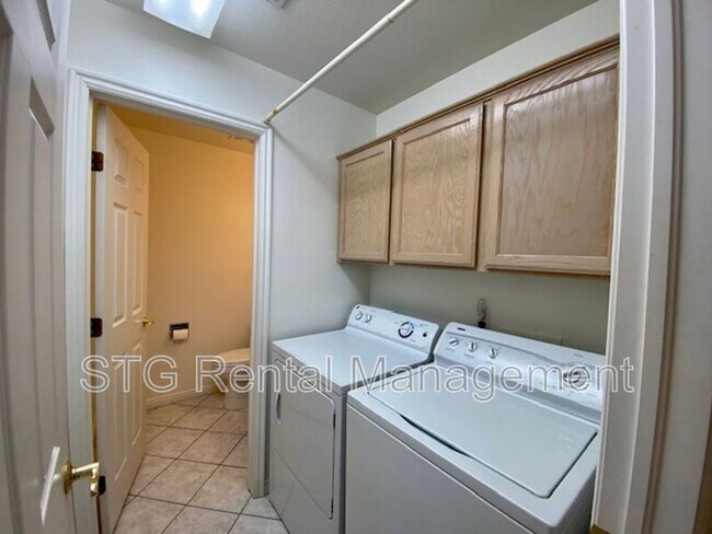 Building Photo - 2215 Chandler Dr