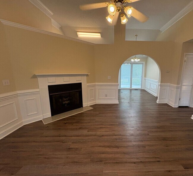 Building Photo - 3-Bedroom, 2-Bath Home in Taylor Oaks ***R...