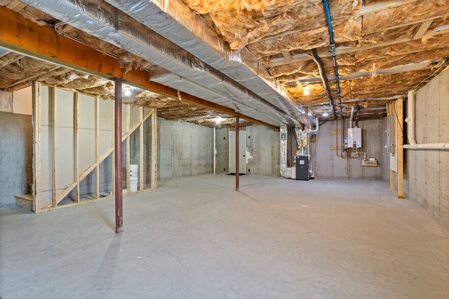 Building Photo - 514 Middlesex Tpke