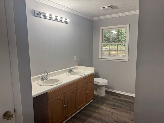 Building Photo - Completely remodeled home in Attalla FOR R...