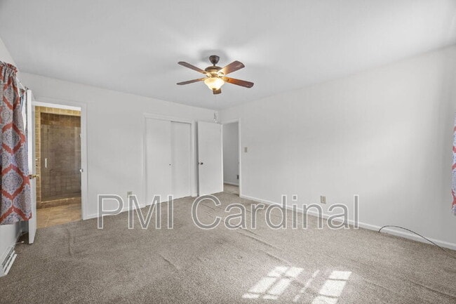 Building Photo - 2616 Redbud Dr