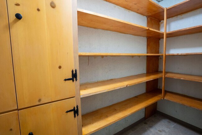 Building Photo - Spacious North Tacoma waterfront Unit with Million dollar Puget Sound Views