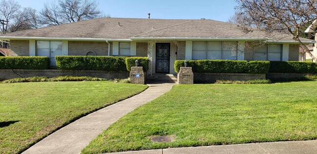 Building Photo - 5515 Longleaf Ln