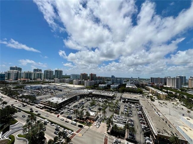Building Photo - 17121 Collins Ave