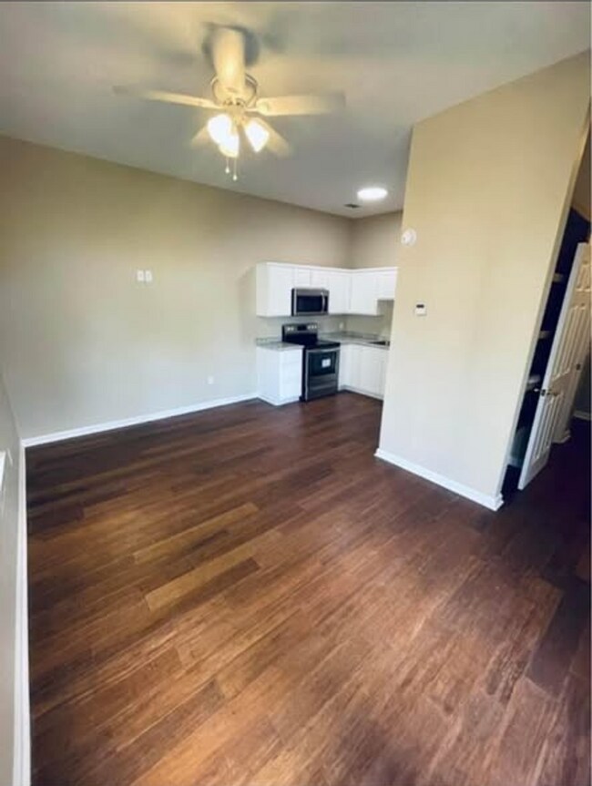 Building Photo - 1802 Teston Ln