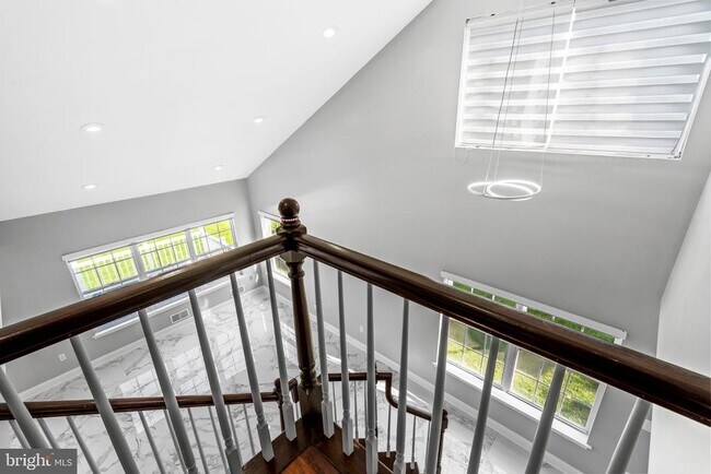 Building Photo - 98 Canal View Dr
