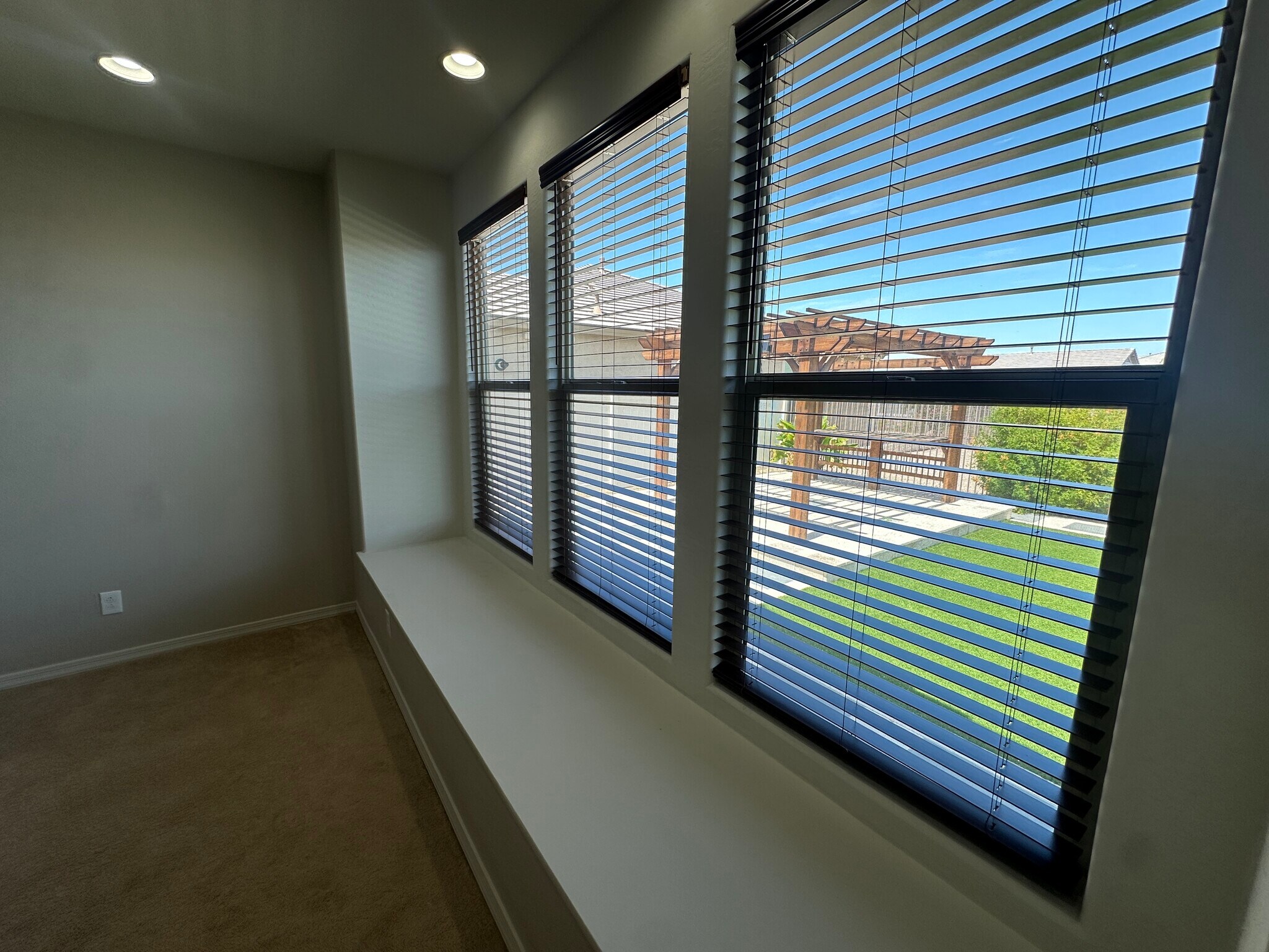 Building Photo - 2518 W Novak Way