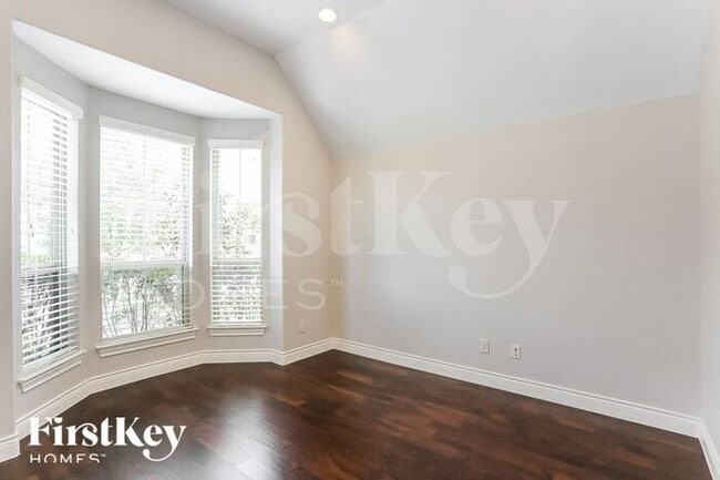 Building Photo - 2147 Blossomcrown Dr