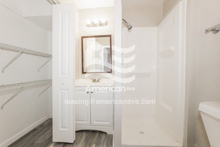 Building Photo - 4027 Vinceton St