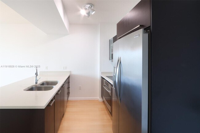 Building Photo - 333 NE 24th St