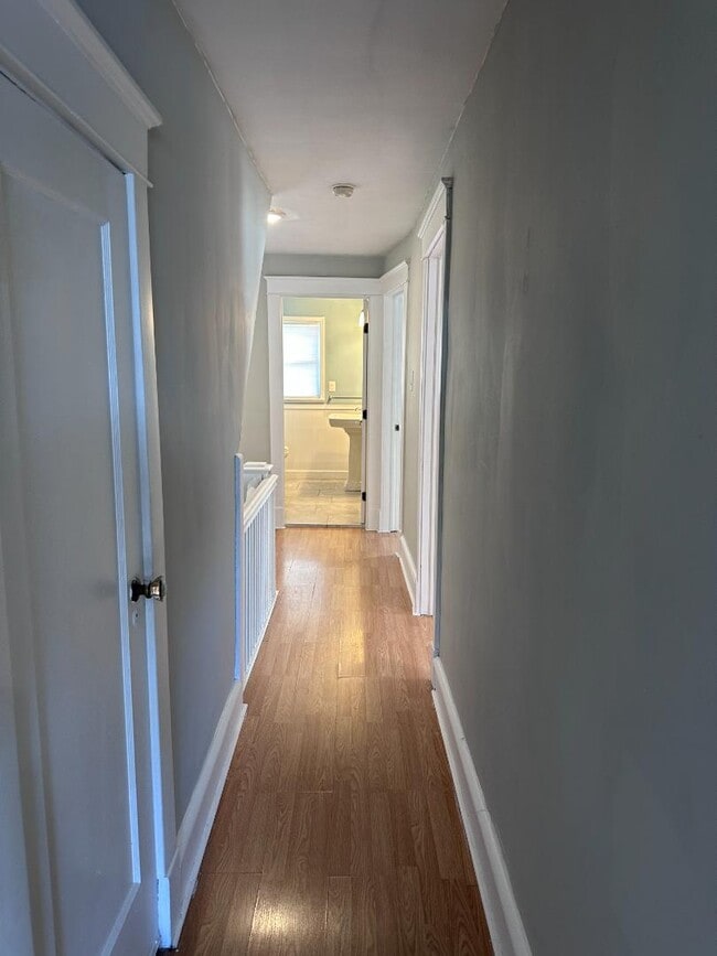 Building Photo - 56 Kent Ln