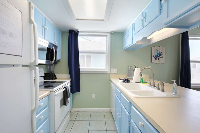 Building Photo - 608 Carolina Beach Ave S