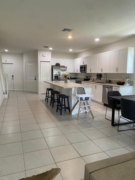 Building Photo - 25417 SW 108th Ct