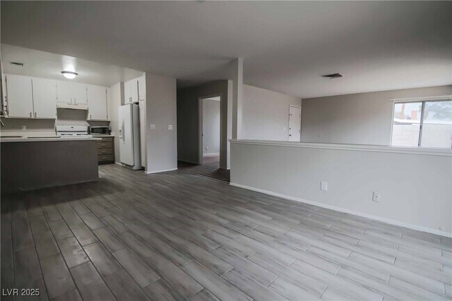 Building Photo - 7019 Grassy Knoll St