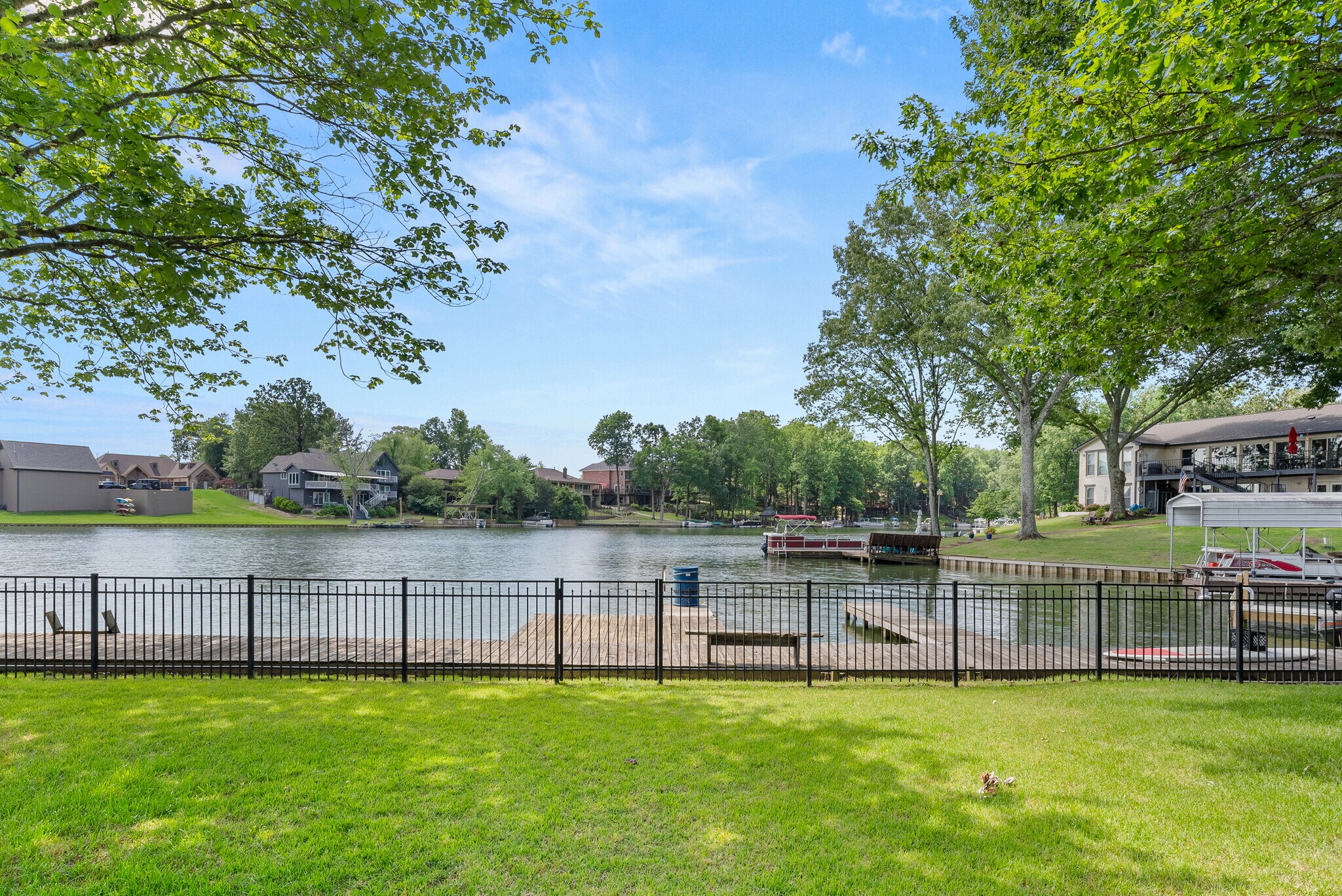 Building Photo - 9711 Pine Point Dr