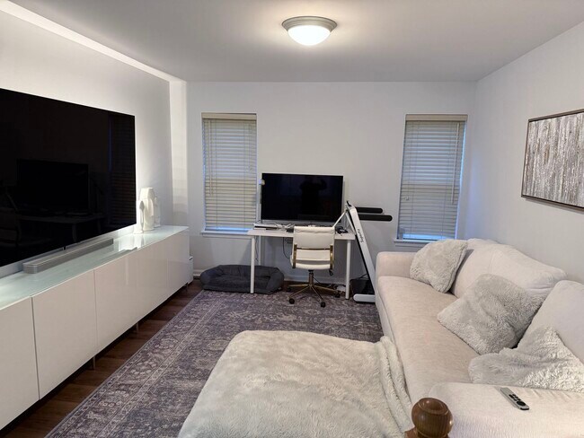 Building Photo - 2727 Borkshire Ln