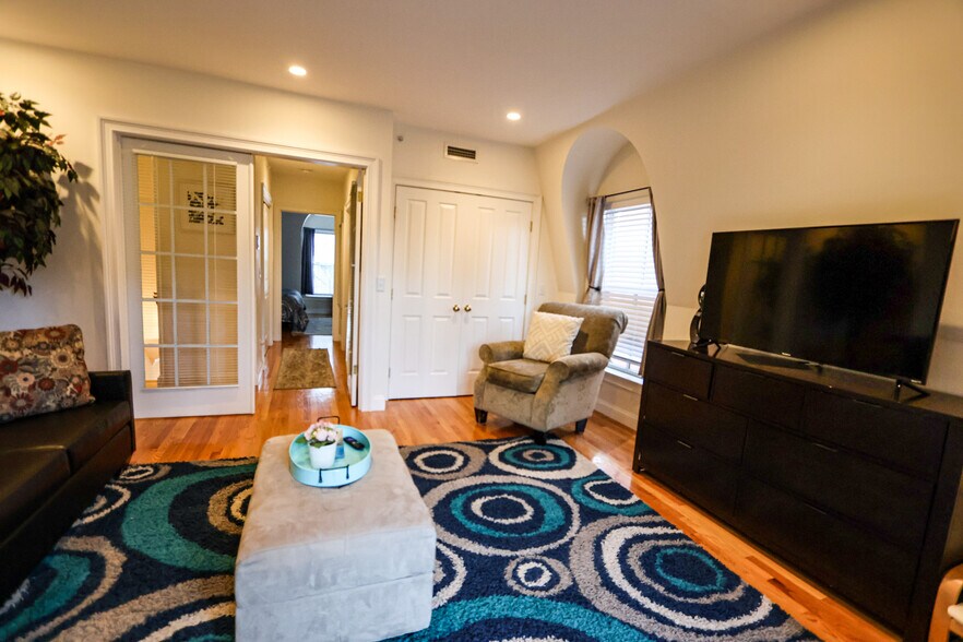 Building Photo - 2 Harvard Sq