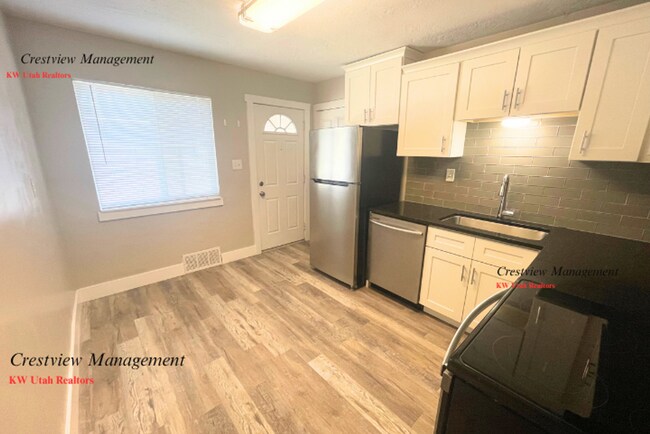 Building Photo - Claybourne Duplex