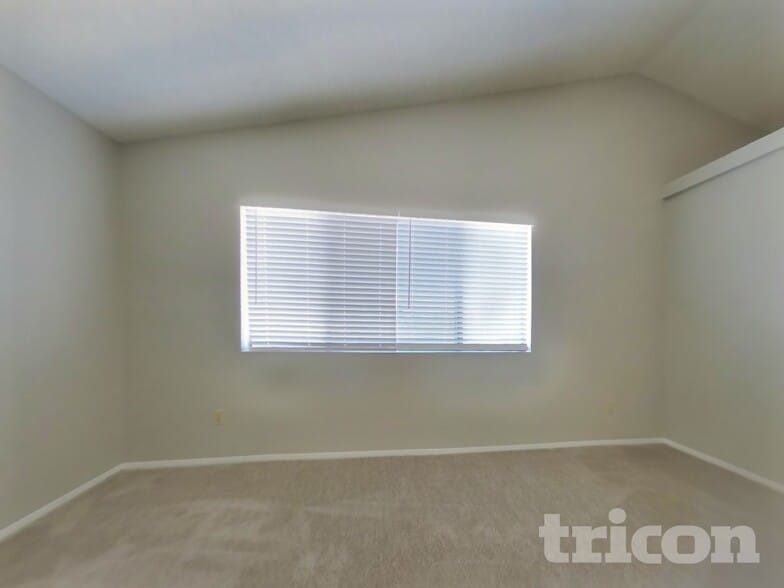 Building Photo - 6340 W Mercer Ln