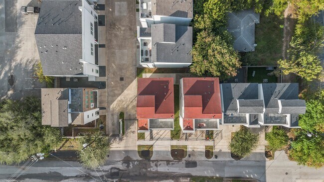 Building Photo - 6106 Clarkson Ln