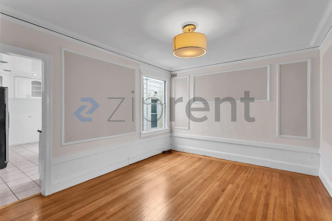 Building Photo - Unit
