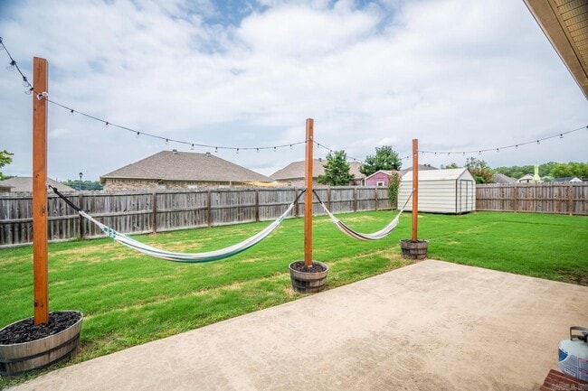 Building Photo - 2423 Palisade Dr