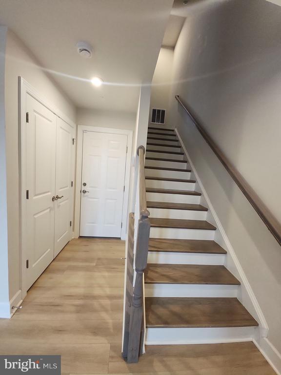 Building Photo - 6730 Belcrest Rd