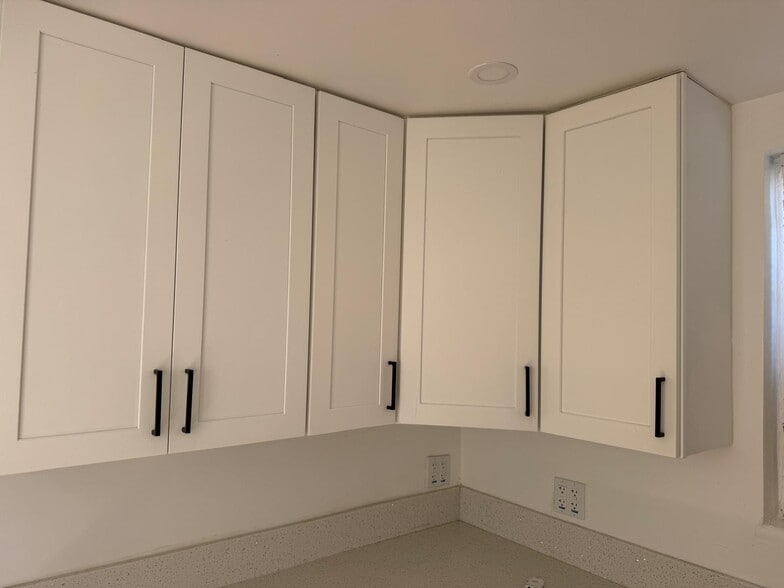 Building Photo - 6624 1/2 Blewett Ave