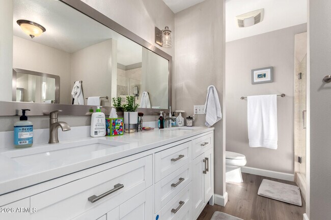 Building Photo - 3927 E Cortez St