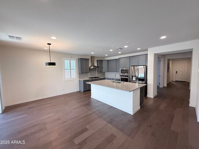 Building Photo - 2030 W Sierra Sunset Trail