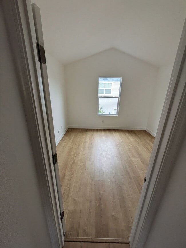 Building Photo - ro2224northview