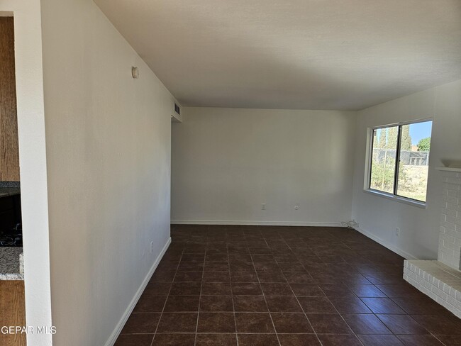 Building Photo - 2900 Roy Pace Dr