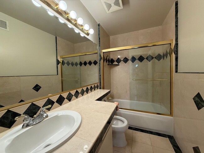 Building Photo - Beautiful Home In The Heart of Berryessa Area