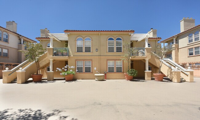 Building Photo - Beautiful 2BR/2BA Condo - Convenient Downtown San Jose Location!