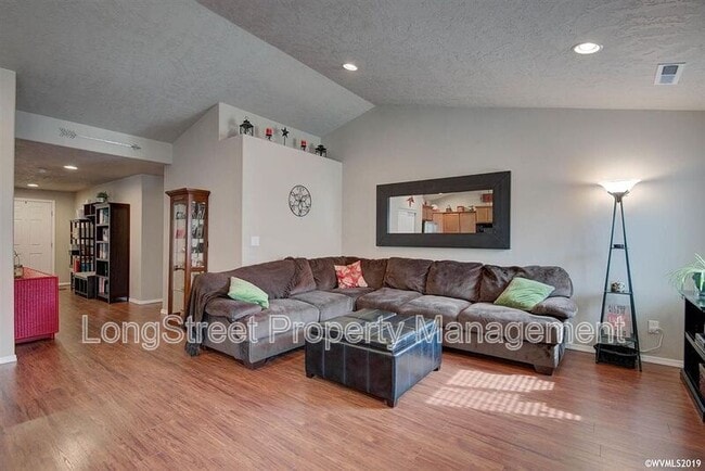 Building Photo - 2662 Northwest Red Oak Street