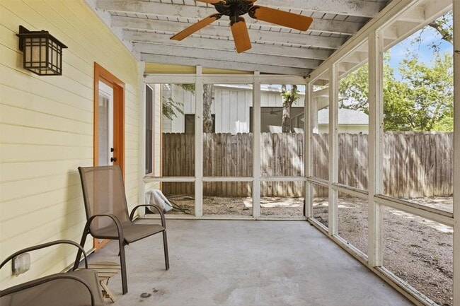 Building Photo - 1613 Drake Ave