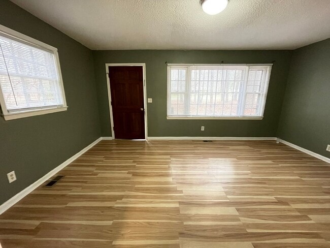 Building Photo - Fantastic location near downtown Pittsboro for this 2br duplex !