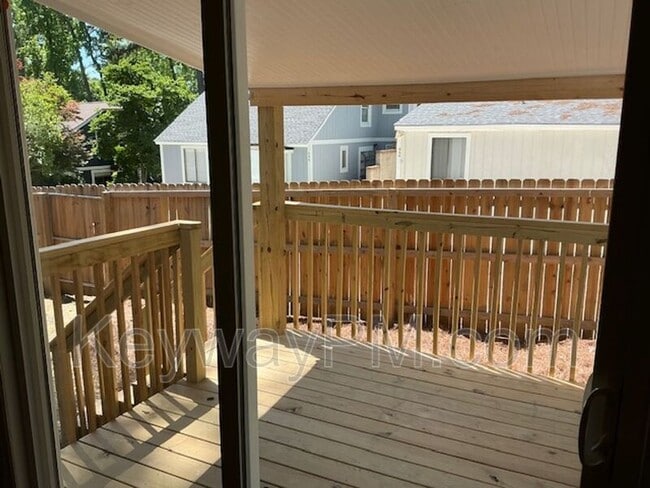 Building Photo - 3204 N Wimbledon Dr