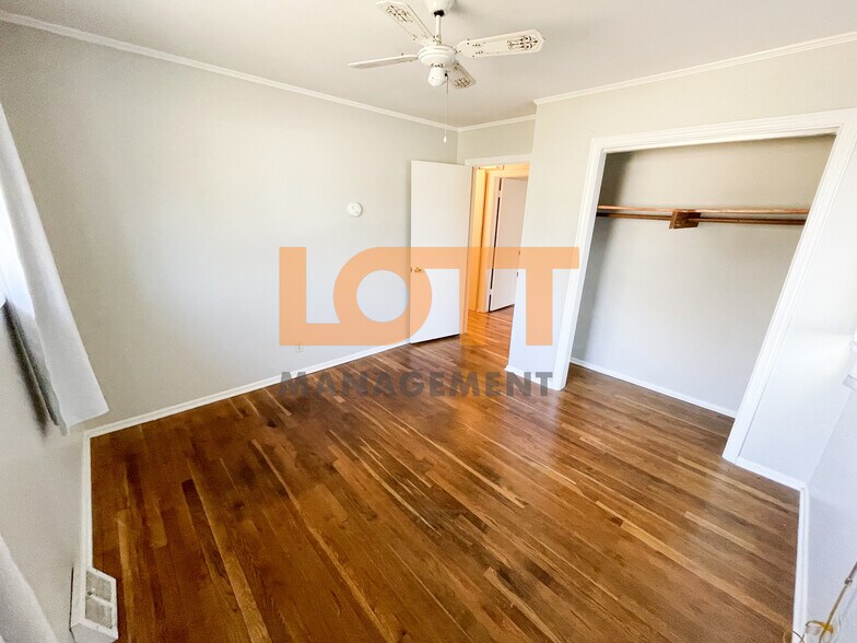 Building Photo - 126 Forestdale Dr