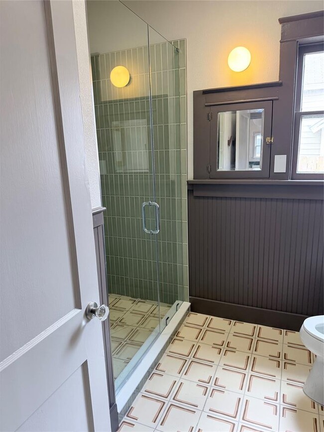 Building Photo - 1914 W Magnolia Ave