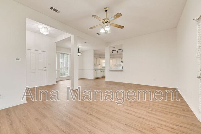 Building Photo - 1304 Riverview Ln