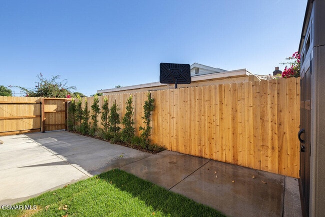 Building Photo - 1069 Donner Ave