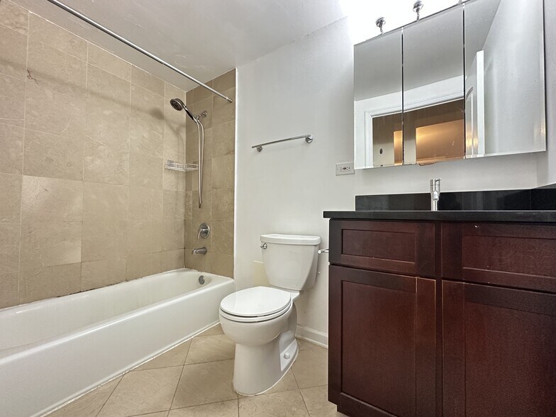Building Photo - 4180 N Marine Dr