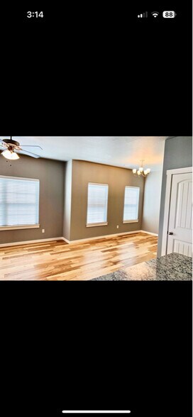 Building Photo - 2770 W Cottonwillow Way