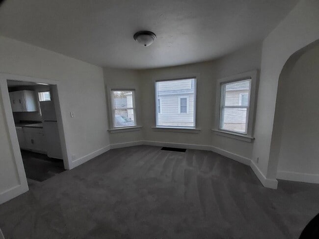 Building Photo - 1368 Cherry St